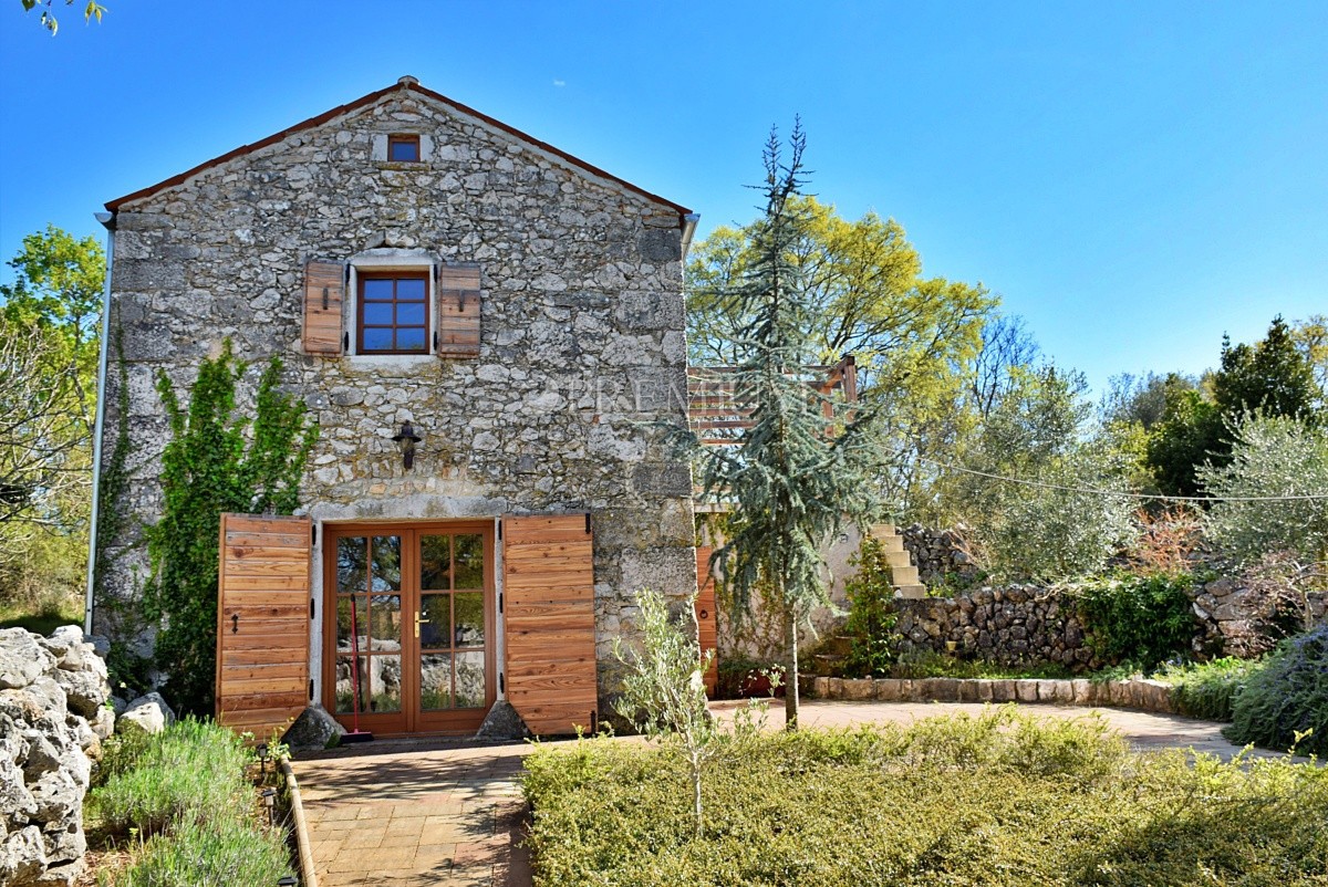 Vecchia casa di pietra Malinska, Malinska-Dubašnica, 144m2