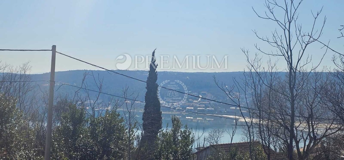 Čižići, vendita di terreni edificabili con vista sul mare!