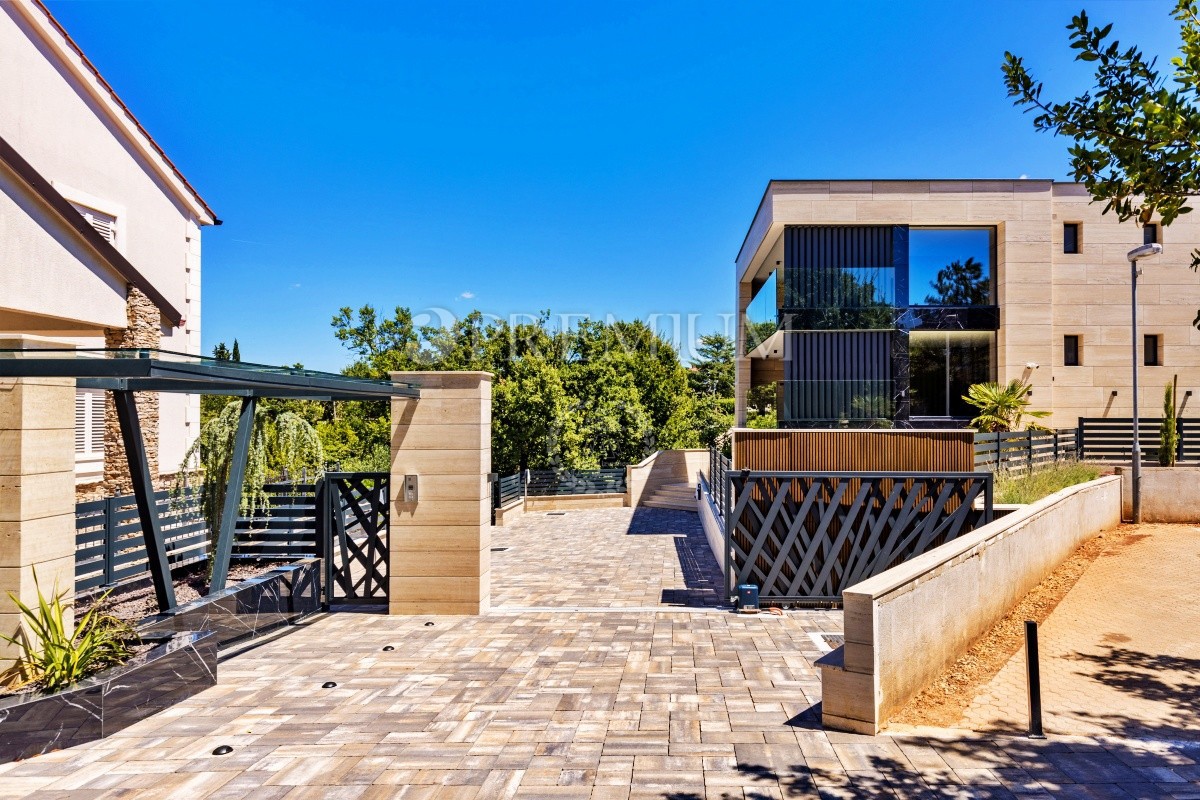  malinska-appartamento-piano-terra-con-giardino-e-piscina 