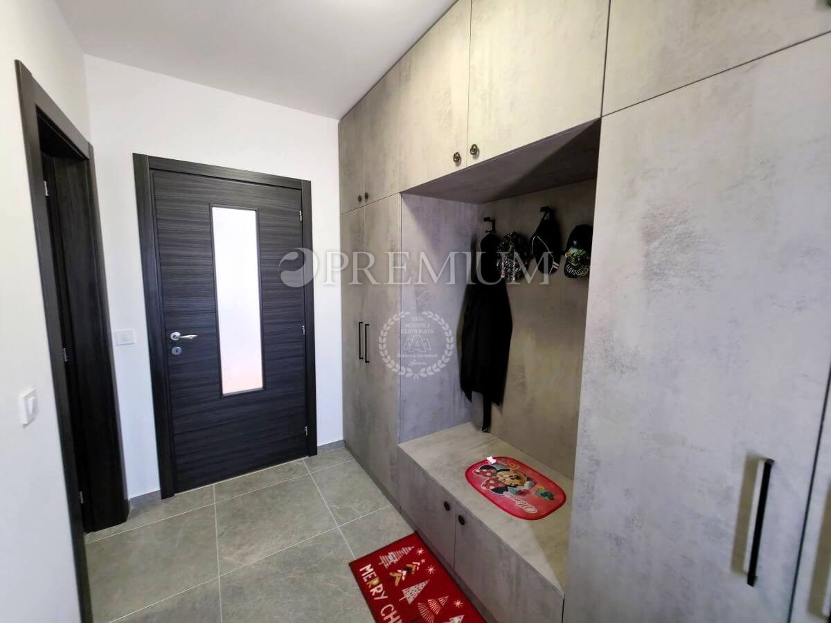 Vrbnik, casa nuova tranquilla con vista mare