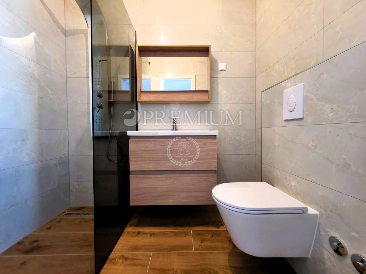 Malinska, casa moderna con piscina e giardino!