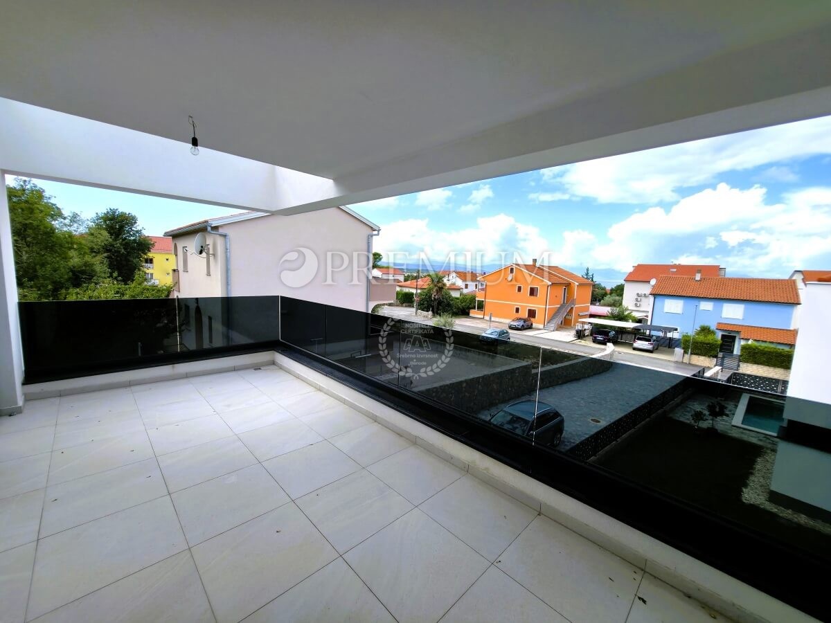 Malinska, casa moderna con piscina e giardino!