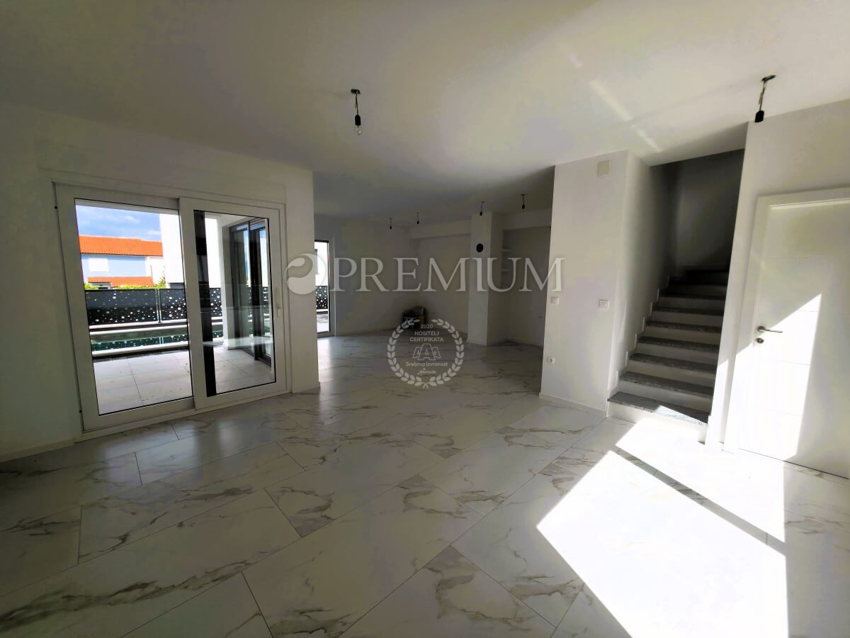 Malinska, casa moderna con piscina e giardino!