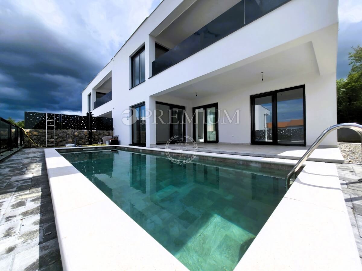 Malinska, casa moderna con piscina e giardino!