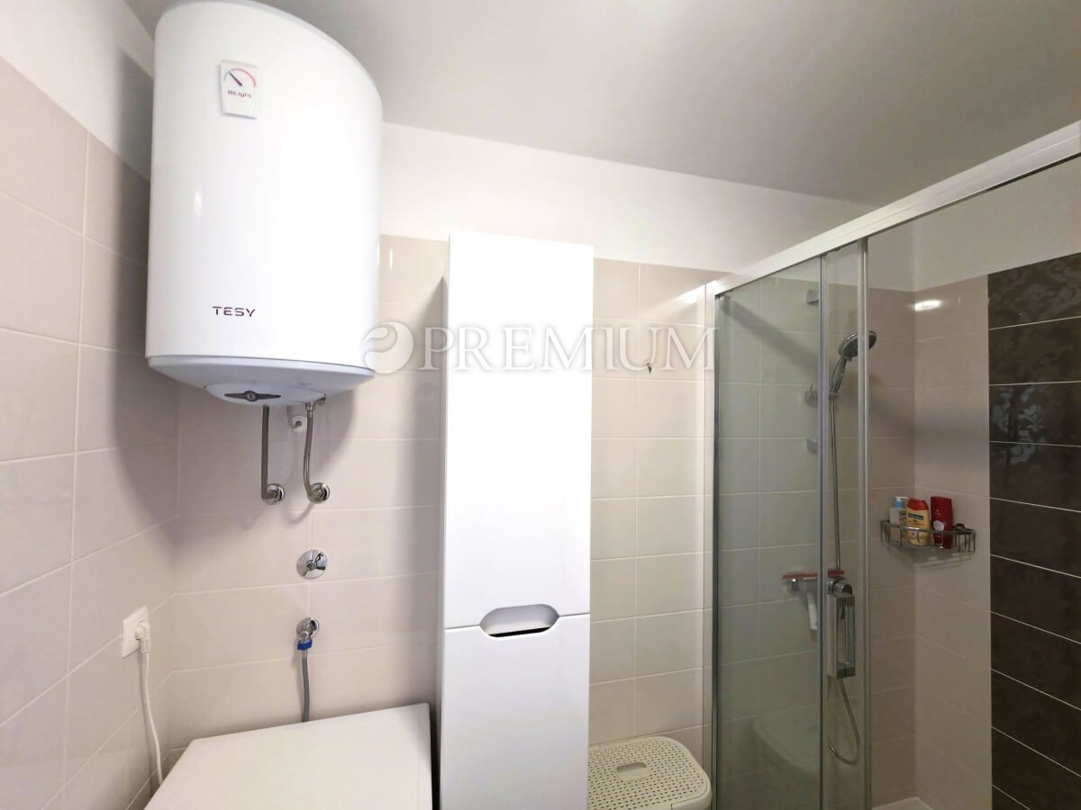 Njivice, appartamento arredato al piano terra con giardino!