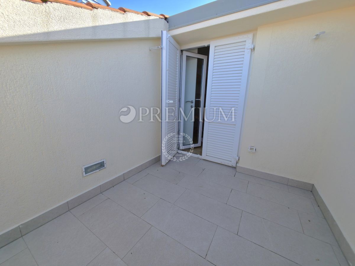 Malinska, appartamento con vista mare vicino al centro!