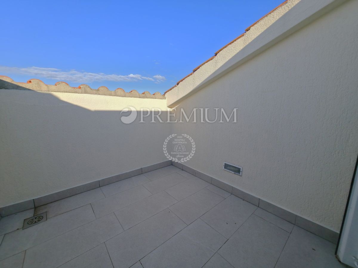 Malinska, appartamento con vista mare vicino al centro!