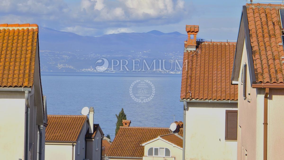 Malinska, appartamento con vista mare vicino al centro!