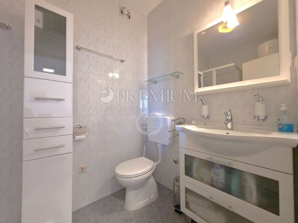 Malinska, appartamento con vista mare vicino al centro!