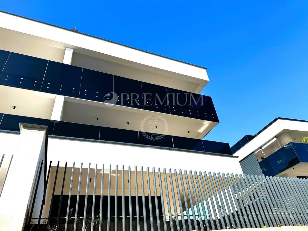 Krk, appartamento duplex con terrazza sul tetto e piscina!