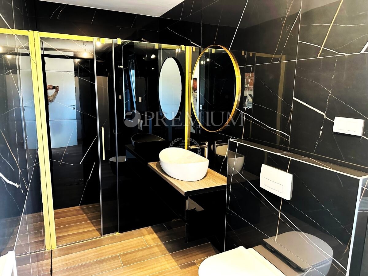 Krk, appartamento duplex con terrazza sul tetto e piscina!