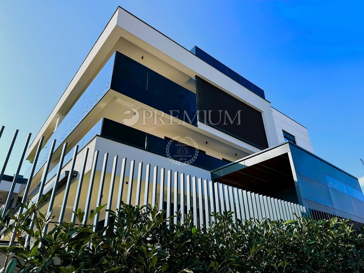 Krk, appartamento duplex con terrazza sul tetto e piscina!