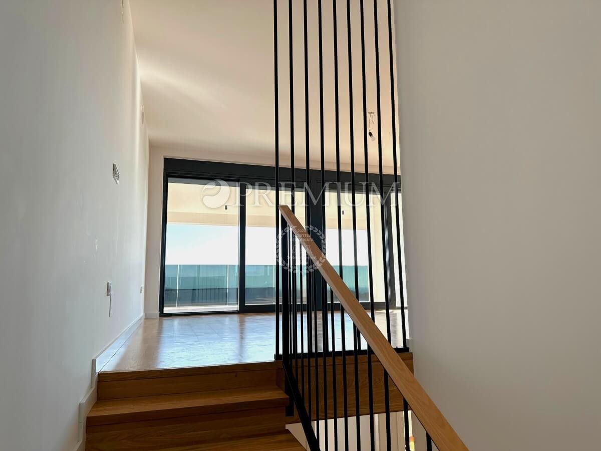 Krk, appartamento duplex con terrazza sul tetto e piscina!