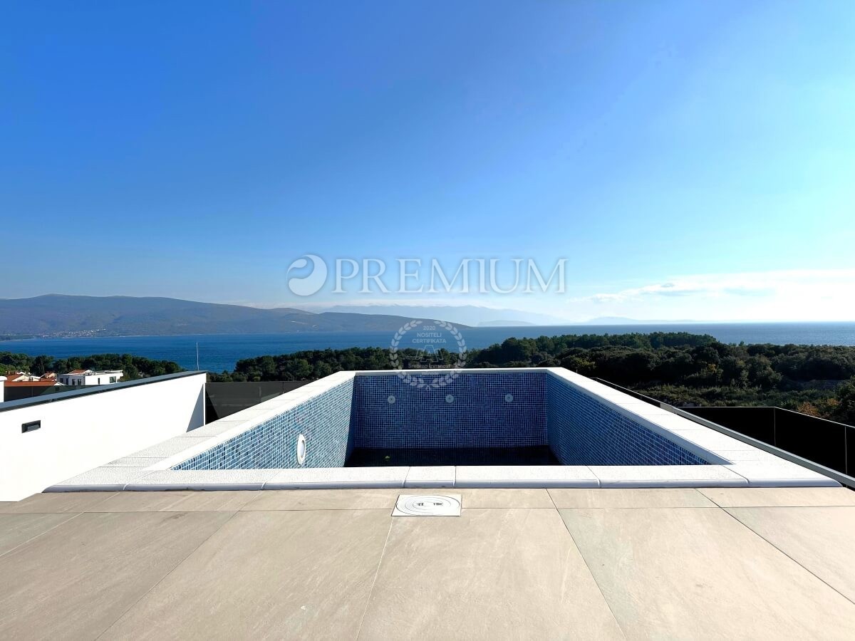 Krk, appartamento duplex con terrazza sul tetto e piscina!