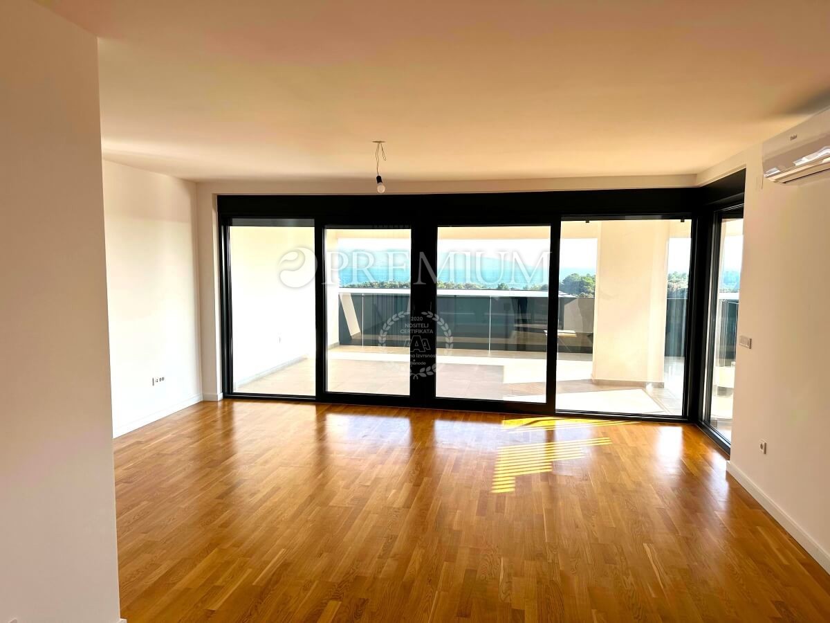 Krk, appartamento duplex con terrazza sul tetto e piscina!