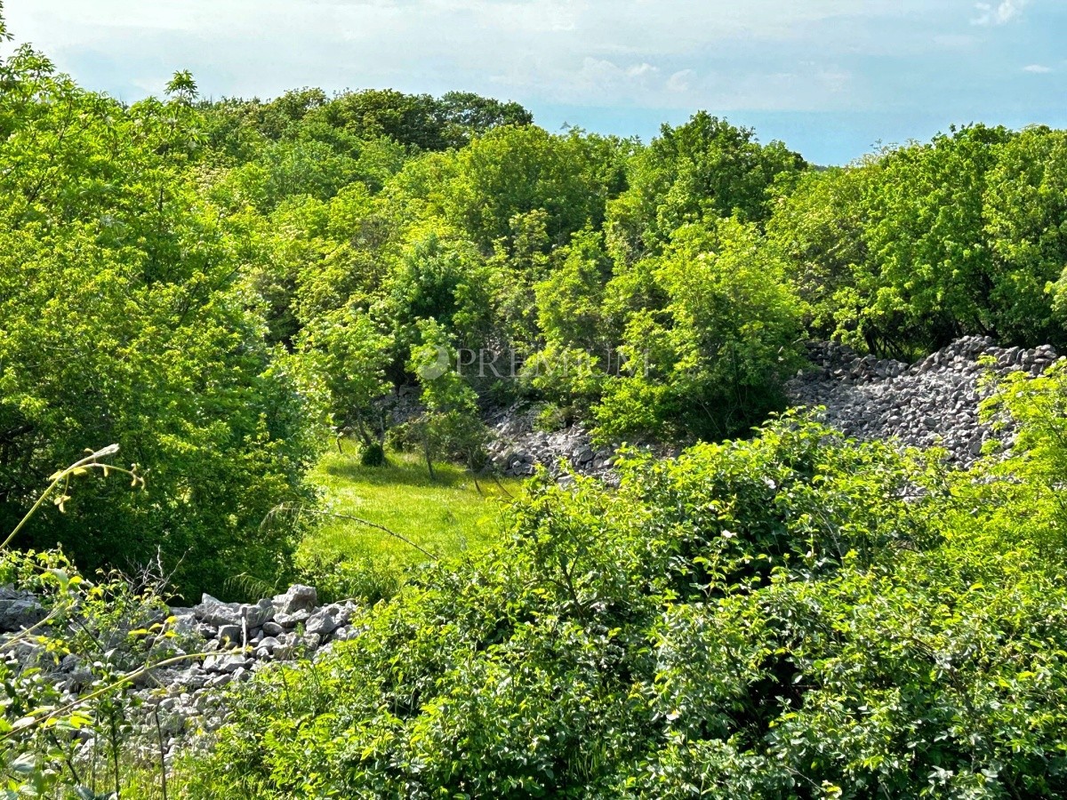 Dintorni di Vrbnik, cantiere in una posizione tranquilla!