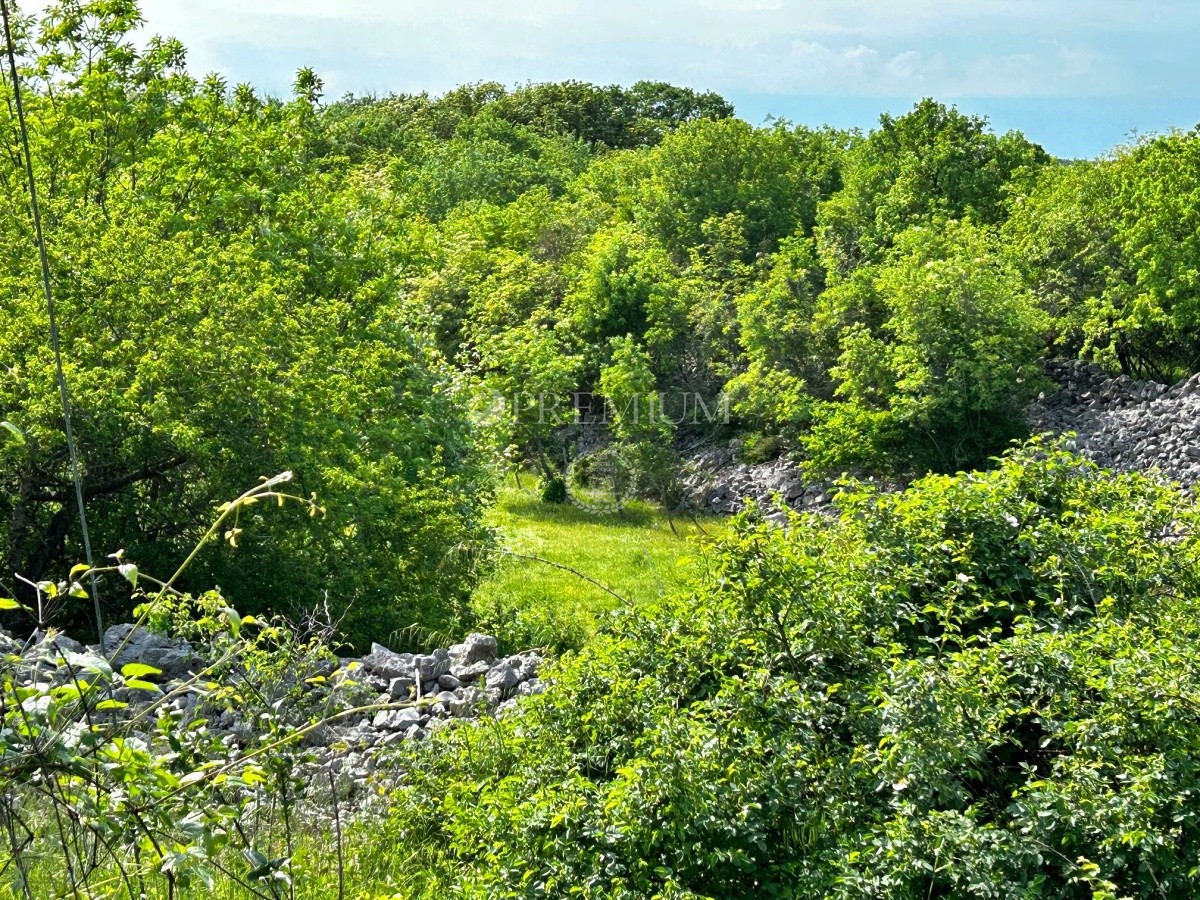 Dintorni di Vrbnik, cantiere in una posizione tranquilla!