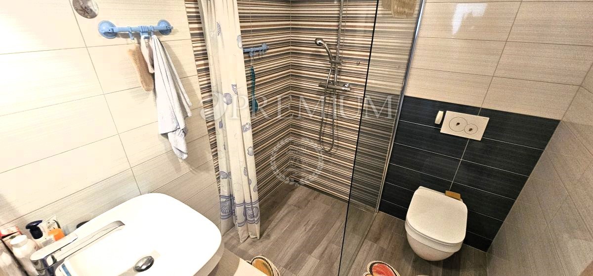 Malinska, appartamento con vista mare, a 200 m dal mare!