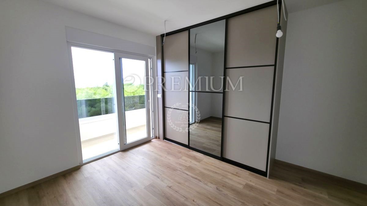 Malinska, casa nuova, 152 m², con piscina e vista mare!  