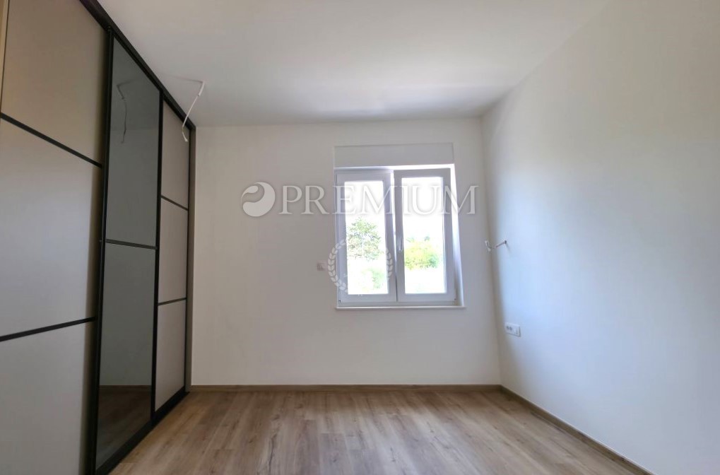 Malinska, casa nuova, 152 m², con piscina e vista mare!  