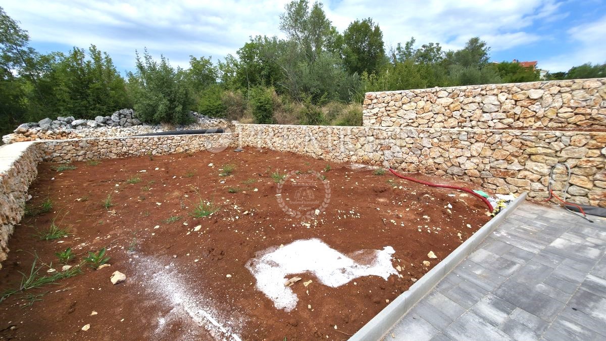 Malinska, casa nuova, 152 m², con piscina e vista mare!  