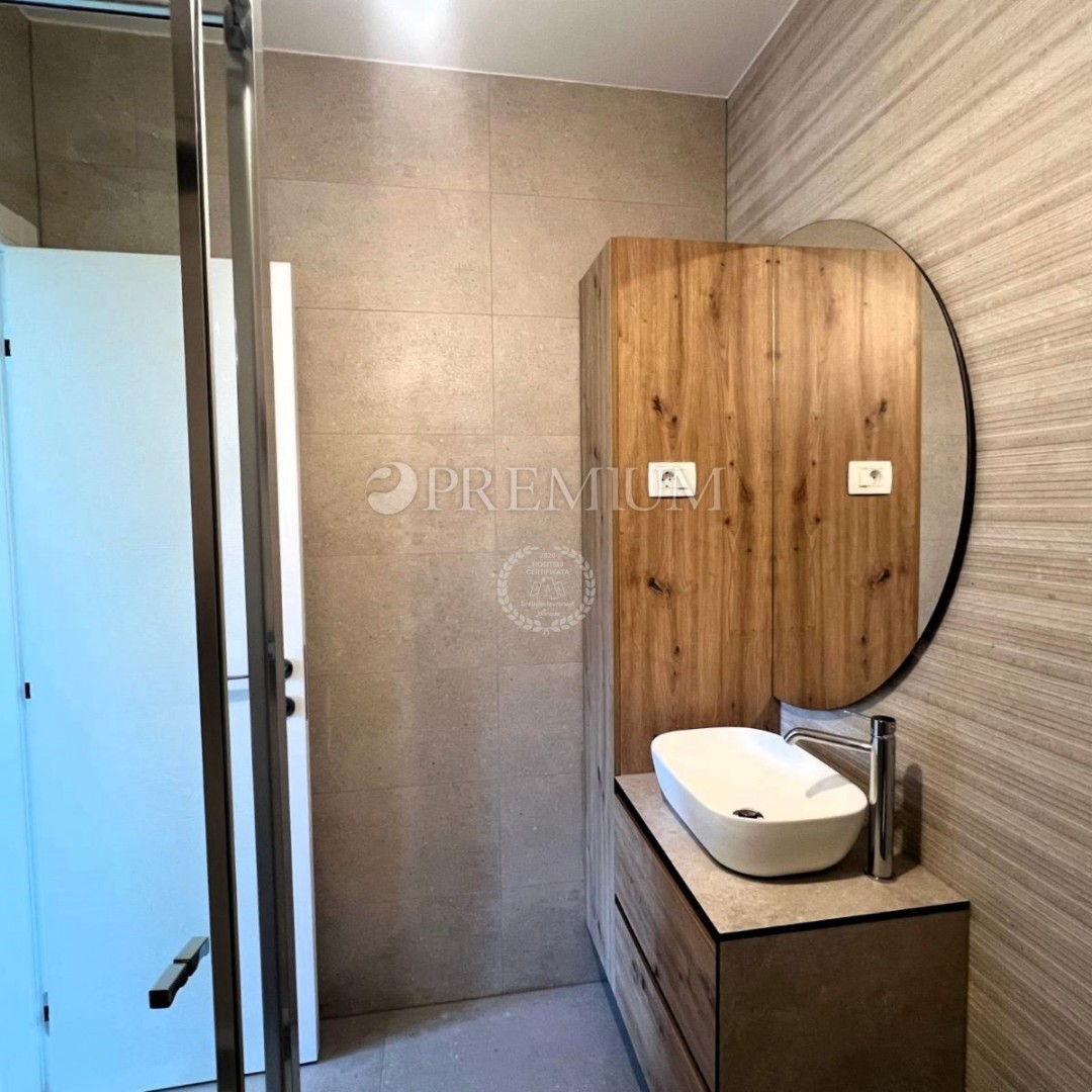 Malinska, casa nuova, 152 m², con piscina e vista mare!  