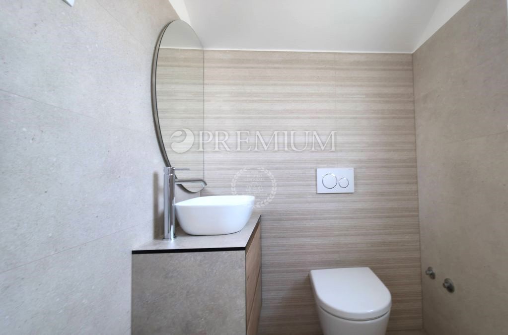 Malinska, casa nuova, 152 m², con piscina e vista mare!  