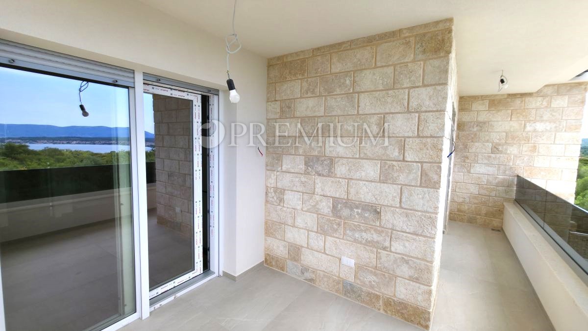 Malinska, casa nuova, 152 m², con piscina e vista mare!  