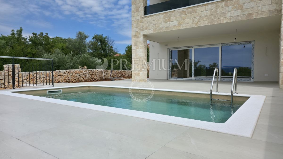 Malinska, casa nuova, 152 m², con piscina e vista mare!  