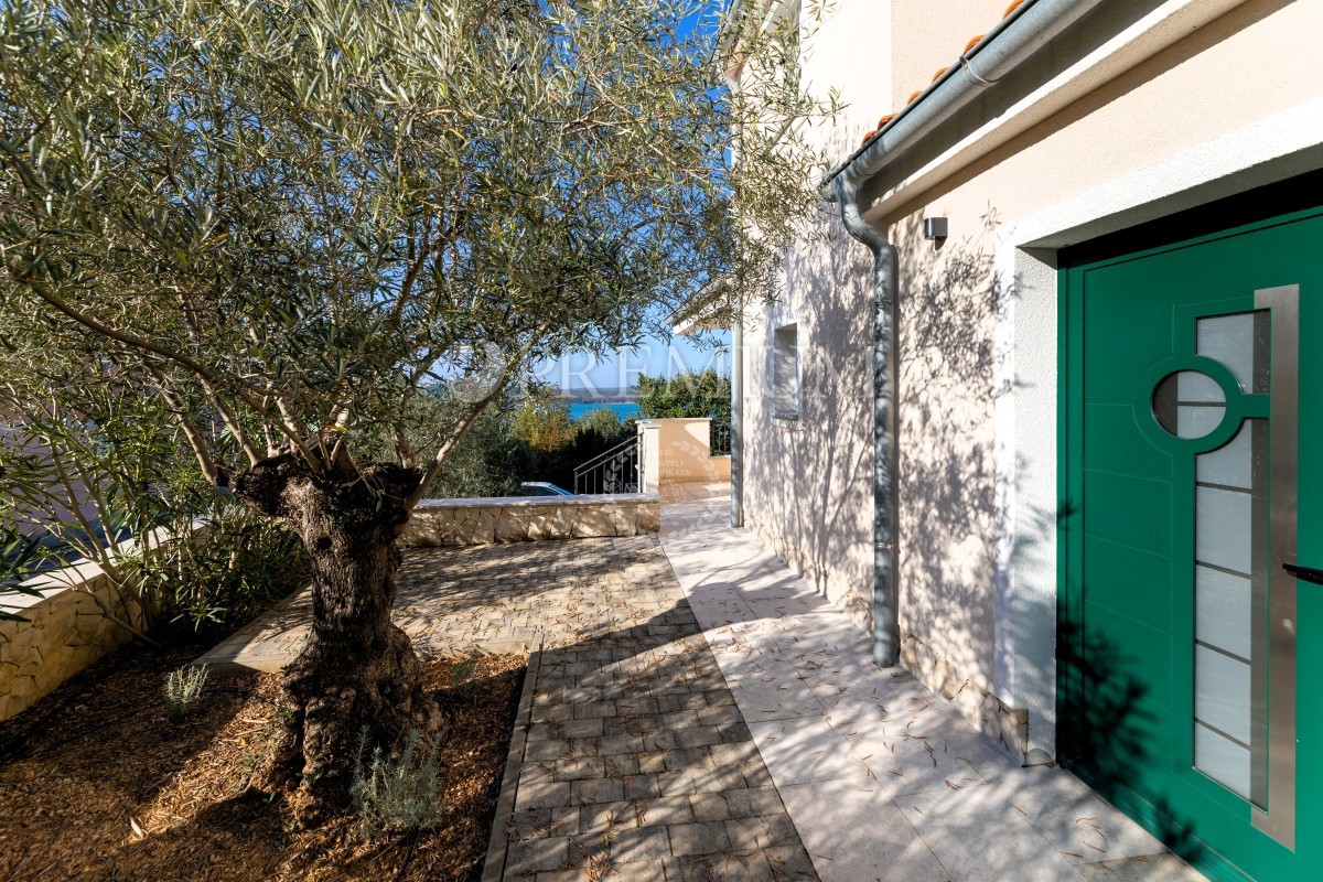 Klimno, casa indipendente con vista panoramica