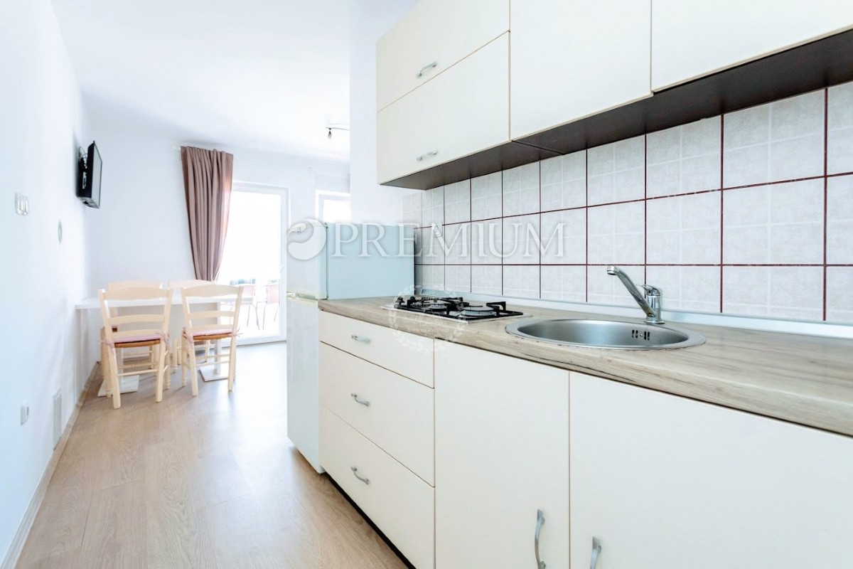 Soline, Casa Bifamiliare a Solo 100 Metri dal Mare!