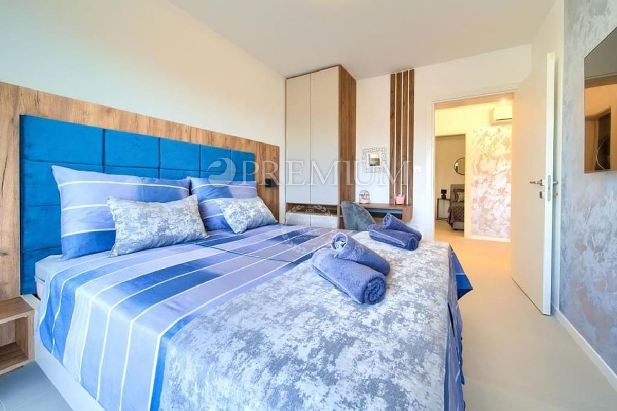 Malinska, appartamento con piscina in vendita, isola di Krk!