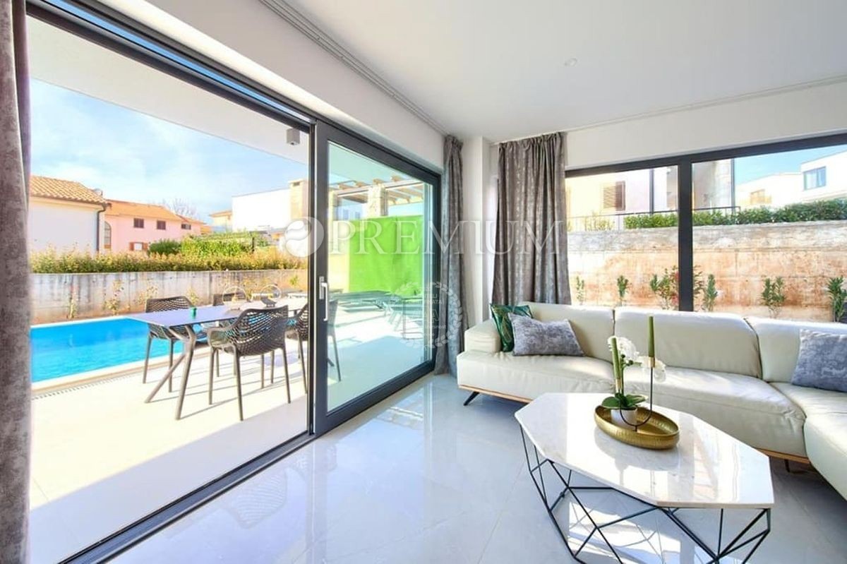 Malinska, appartamento con piscina in vendita, isola di Krk!