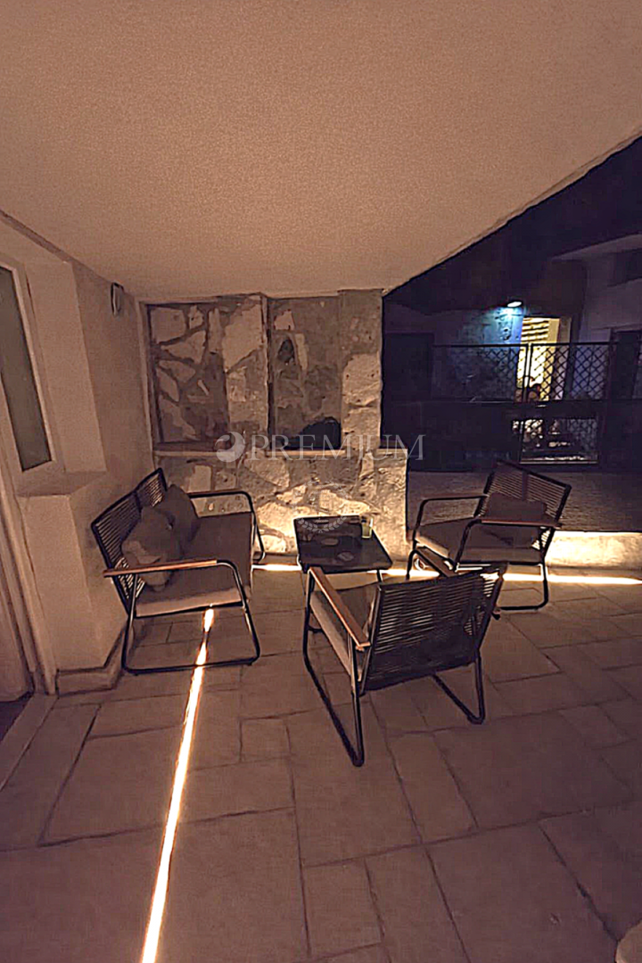 Omišalj, casa in pietra ristrutturata vista mare!