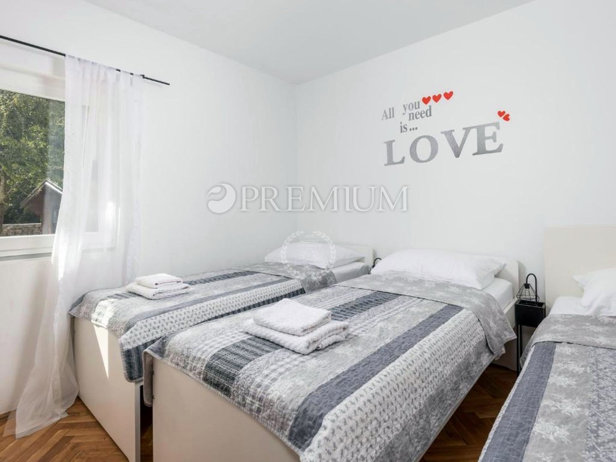 Punat, dintorni, casa indipendente con piscina!