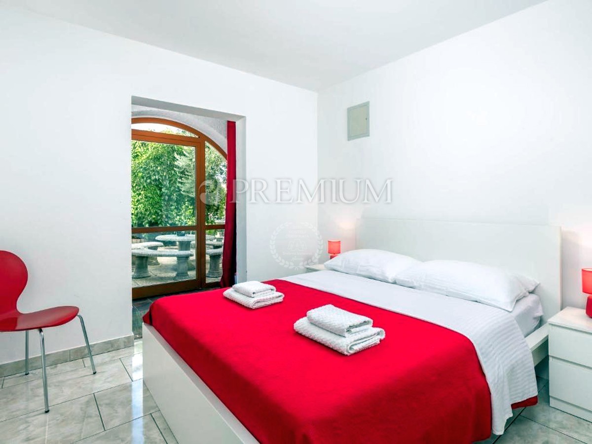 Punat, dintorni, casa indipendente con piscina!