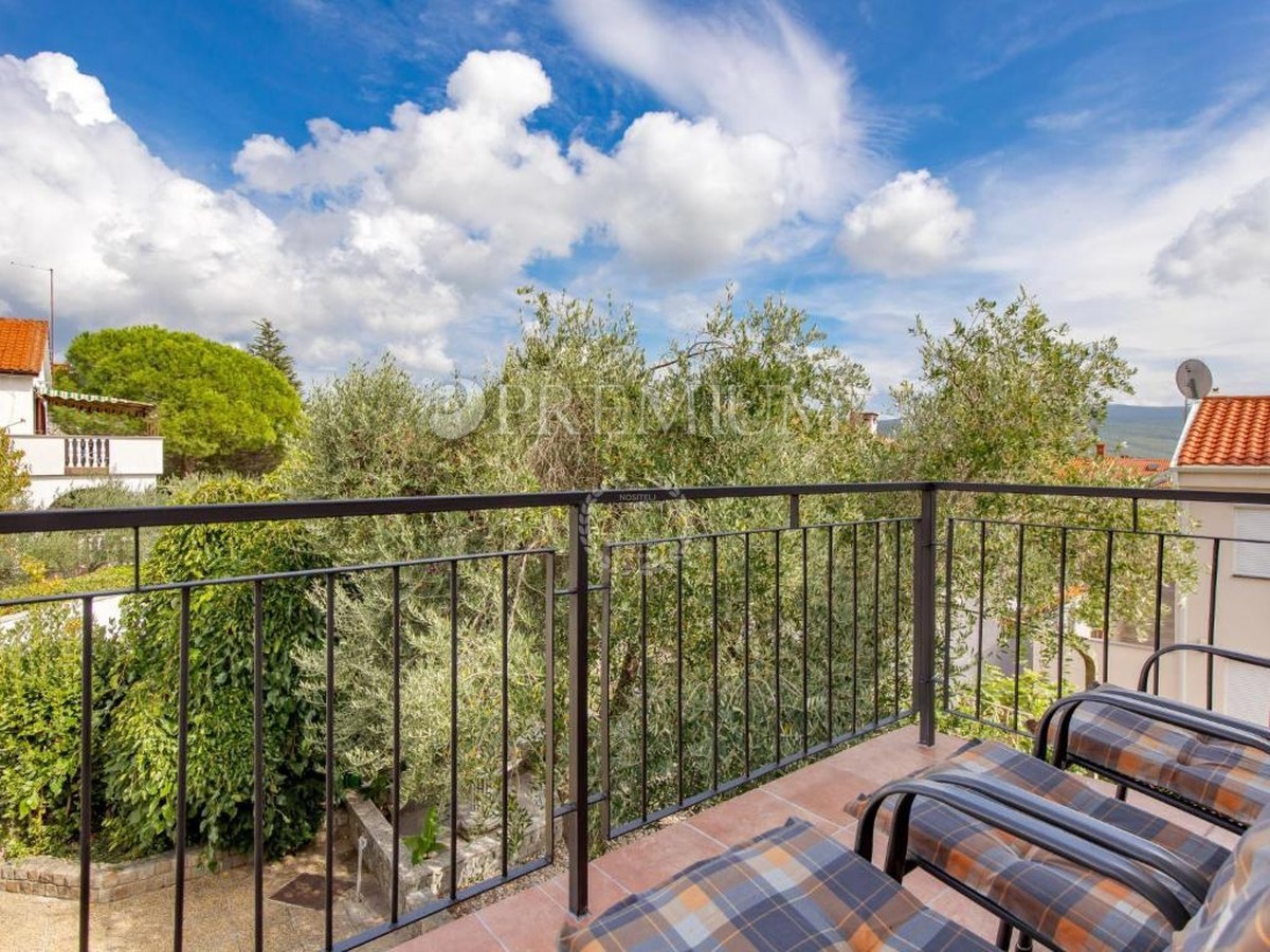 Punat, dintorni, casa indipendente con piscina!