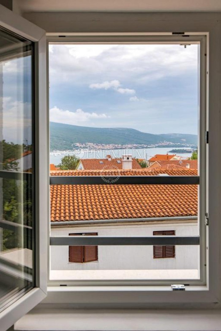 Punat, dintorni, casa indipendente con piscina!