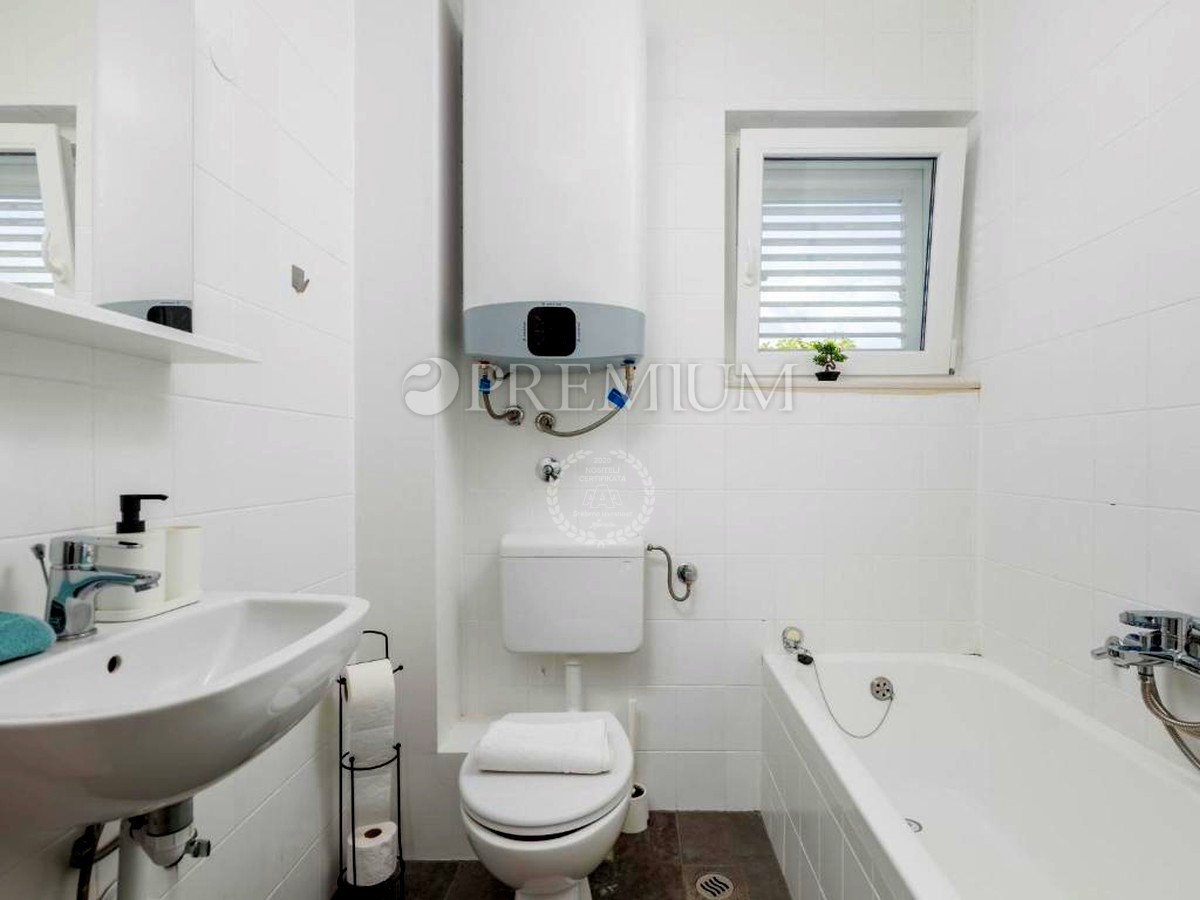 Punat, dintorni, casa indipendente con piscina!