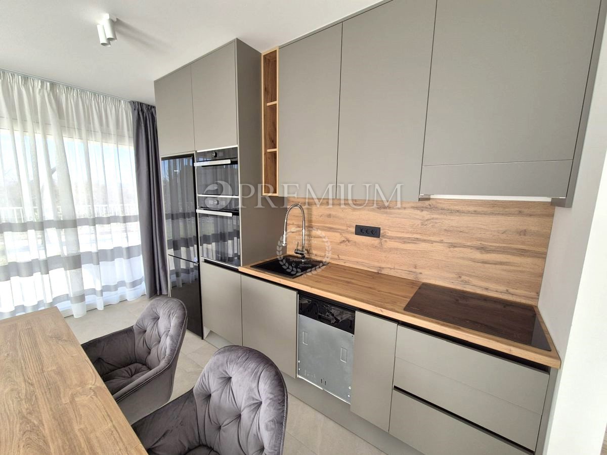 Malinska, casa di nuova costruzione con piscina!