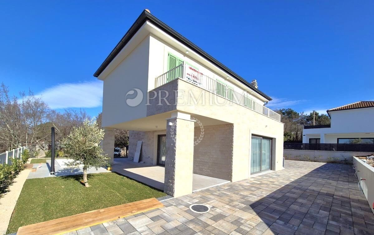 Malinska, casa di nuova costruzione con piscina!