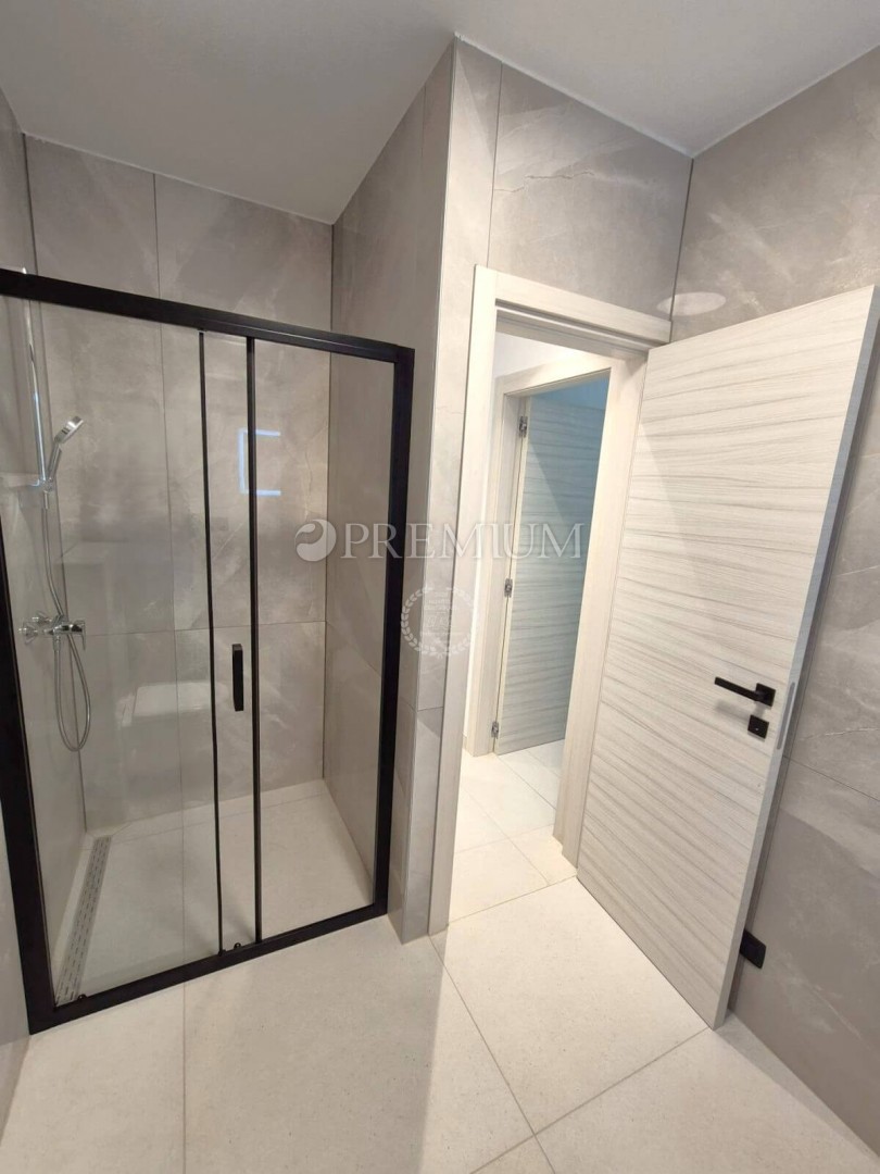 Malinska, casa di nuova costruzione con piscina!