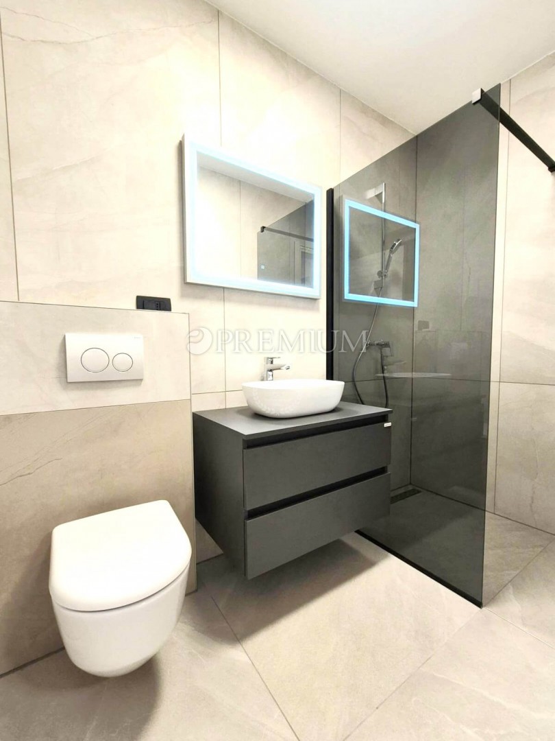 Malinska, casa di nuova costruzione con piscina!