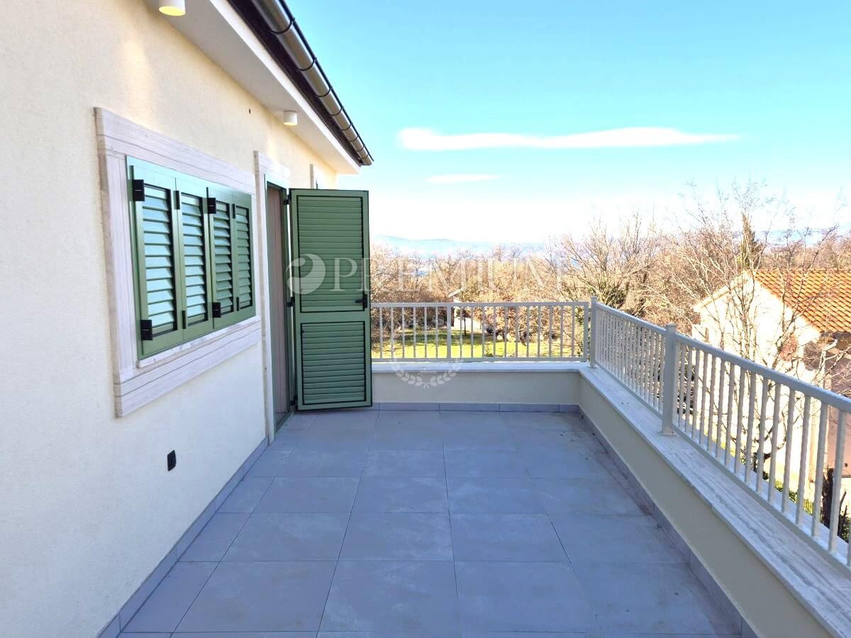 Malinska, casa di nuova costruzione con piscina!