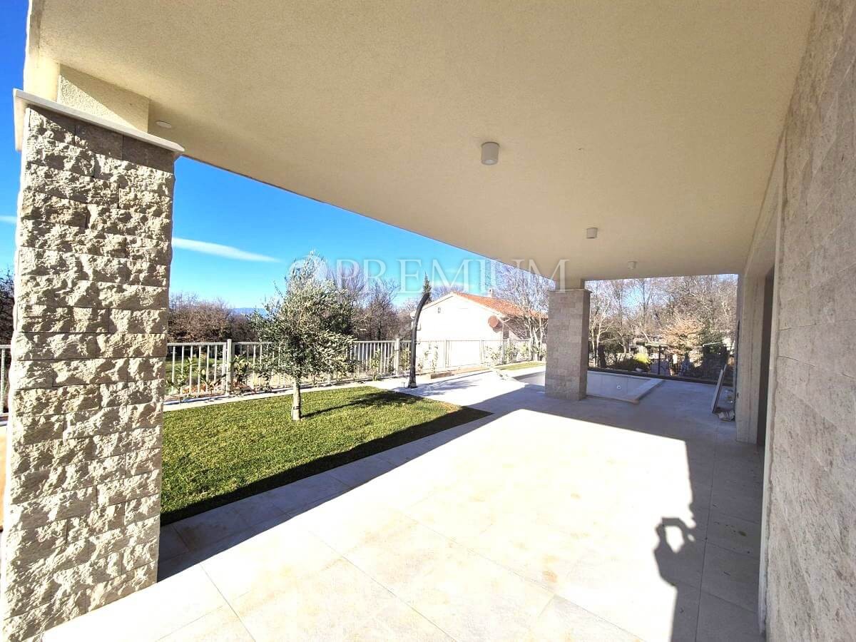 Malinska, casa di nuova costruzione con piscina!