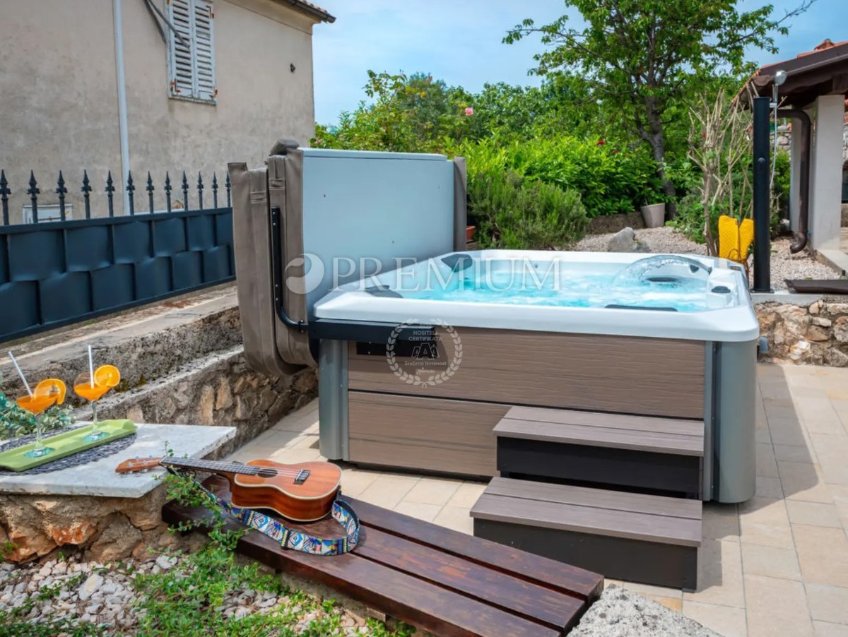 Kras, splendida casa in pietra ristrutturata con giardino!