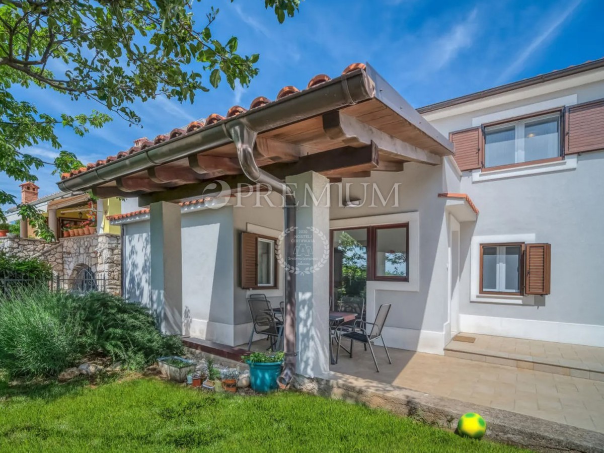 Kras, splendida casa in pietra ristrutturata con giardino!