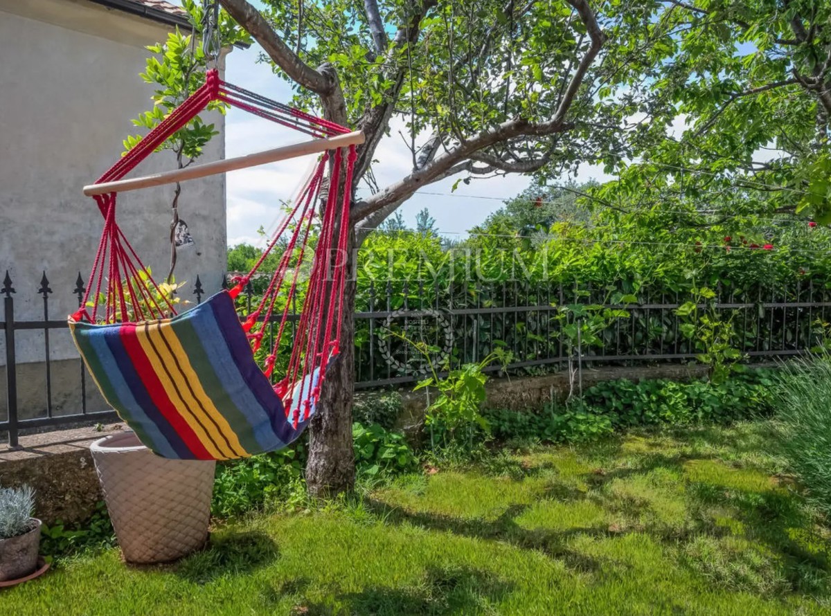 Kras, splendida casa in pietra ristrutturata con giardino!