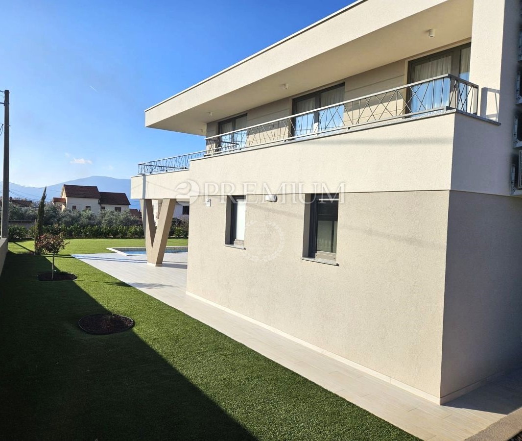 Krk, nuova casa indipendente con piscina!