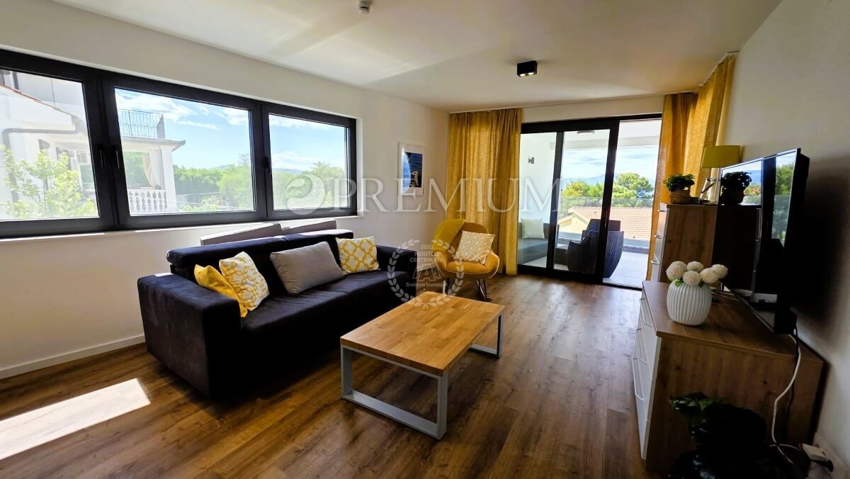 Malinska, appartamento arredato con piscina vicino al mare!